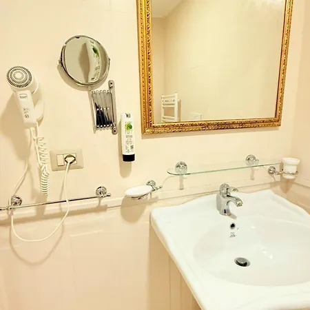 B&B Dimora Frattina 4*