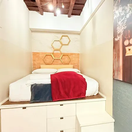 Dimora Frattina 4*