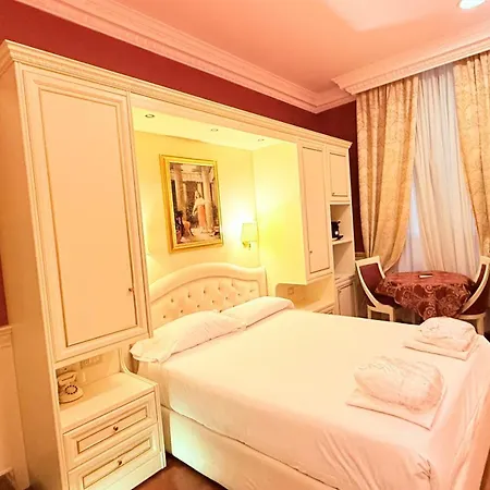 Dimora Frattina Rome